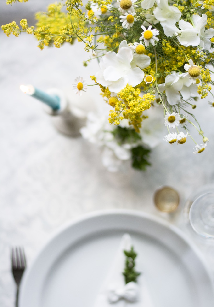 flowers, table setting, theme-3992893.jpg