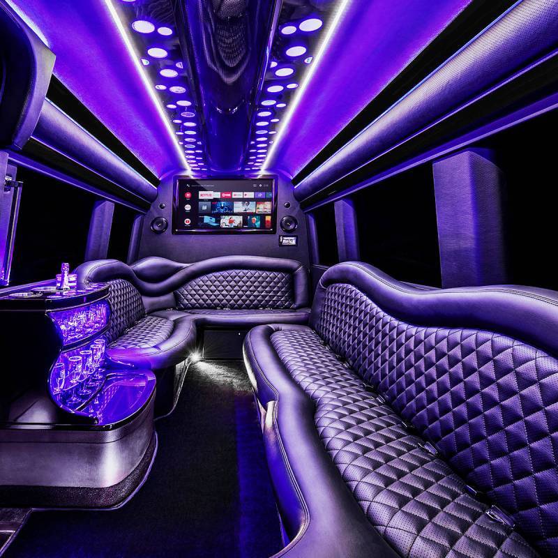 luxury modern 24 seater mini coach bus